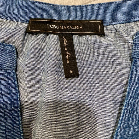 BCBG Max Azria Suzie Cutout Bell Sleeve Chambray Top - Size Small - Picture 4 of 11